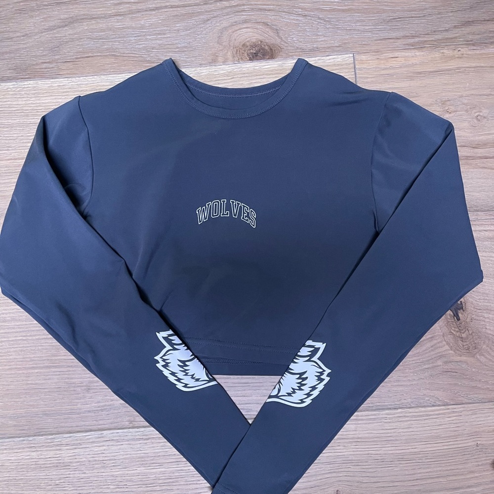 Wolves long sleeve - Picture 2 of 2
